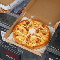 Boîte à pizza en papier kraft au fini mat imprimé personnalisé avec support triangulaire en papier ondulé pour usage industriel alimentaire
