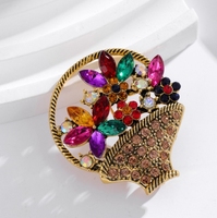 Adorable broche panier de fleurs de style chinois, diamants colorés vintage - Série florale dorée, épingle en alliage pour Noël, accessoire de bijouterie