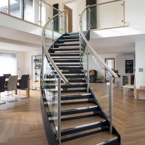 Escaleras de <span class=keywords><strong>madera</strong></span> modernas de alta calidad para <span class=keywords><strong>interior</strong></span> de Villa <span class=keywords><strong>y</strong></span> Diseño de <span class=keywords><strong>escalera</strong></span> curva de <span class=keywords><strong>barandilla</strong></span> de vidrio de Foshan - Product Image 4