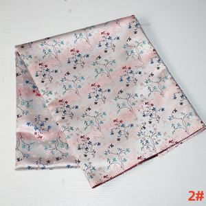 Tessuto Jacquard Broccato Tinto in Filo 100% Poliestere 167gsm, Larghezza 65/<span class=keywords><strong>66</strong></span> Pollici, Personalizzabile, per Abiti - Product Image 3