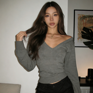 Women Solid Color V Neck Knit T Shirt Long Sleeve Slim Fit Top, Casual Basic Fashion, Versatile Daily Wear Essential - Product Image 1