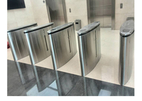 Puerta de torniquete con solapa de reconocimiento facial de tarjeta RFID, puerta de barrera con solapa de Control de entrada automático para edificio escolar