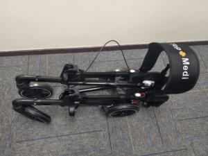 Andador de Aluminio de 4 Ruedas con Plegado Doble de un Clic y Altura Ajustable - Product Image 3