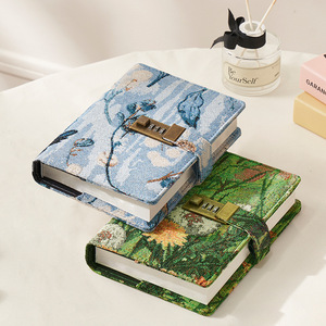 Carnet de notes B6 en tissu avec cadenas pour étudiant, petit carnet de bord au design frais et aux couleurs vives, idéal comme cadeau - Product Image 1