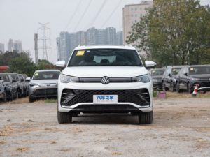 Potente ed Elegante VW <span class=keywords><strong>Tiguan</strong></span> L a Benzina con Sedili in Tessuto, Telecamera Posteriore, SUV Guida a Sinistra - Product Image 2