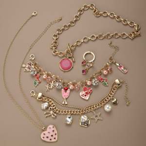 2026 발렌타인 데이 주얼리 세트 맞춤형 하트 참 목걸이 팔찌 귀걸이 패션 선물 주얼리 세트 여성용 - Product Image 1