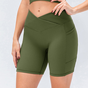 <span class=keywords><strong>Short</strong></span> d'entraînement à séchage rapide en forme <span class=keywords><strong>de</strong></span> V avec poches pour téléphone - Product Image 5