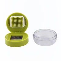 Presse-ail portable compact en acier inoxydable avec grille et récipient de rangement pour gingembre et ail