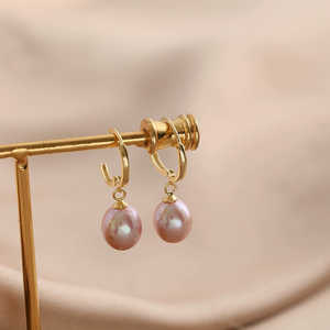 Pendientes de perlas naturales moradas WENCHI 1581: accesorio elegante y lujoso - Product Image 2