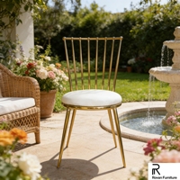 Chaise minimaliste à dossier vertical en acier inoxydable, siège rond en velours blanc, chaise de salle à manger pour mariage en plein air