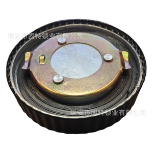 ฝาถังน้ำมัน JH002 แบบสองกรงเล็บ เหล็กกล้าคาร์บอน สีดำ สำหรับรถบรรทุก Jiefang Faw Harbin - Product Image 1