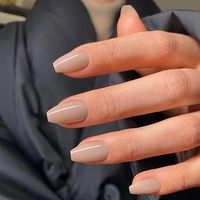 Uñas postizas acrílicas lisas de tamaño mediano, color nude beige, para venta al por mayor, con etiqueta privada personalizada