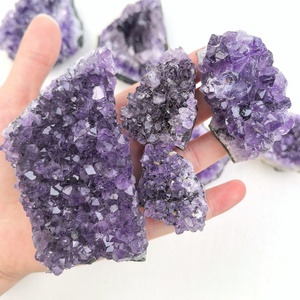 Vente en gros d'améthystes en forme de forme libre Spécimens minéraux pour la guérison Géode en cristal brut pour la décoration Cadeaux - Product Image 4