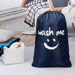Vente en gros de grand sac à linge en nylon et polyester Oxford imprimé de logo personnalisé avec cordon de serrage sac à linge écologique et portable lavable - Product Image 6