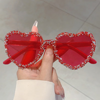 Lunettes de soleil tendance sans monture en forme de cœur UV400 2026 avec strass pour femmes, lunettes de fête fantaisie haut de gamme couleur bonbon