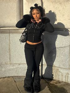 Комплект из двух предметов: толстовка на молнии с длинным рукавом и брюки-джоггеры с принтом и стразами, коллекция Осень-Зима 2025, модель GHH11334 - Product Image 4