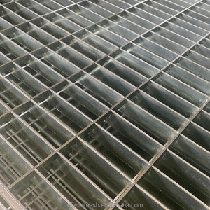 Grille de passerelle en <span class=keywords><strong>acier</strong></span>, <span class=keywords><strong>rampe</strong></span> et marche d'<span class=keywords><strong>escalier</strong></span> en <span class=keywords><strong>acier</strong></span> pour les systèmes d'accès industriels - Product Image 1