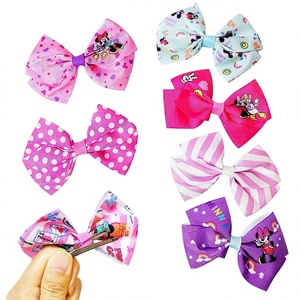 VENTA AL POR MAYOR H.E.R. Accesorios con Licencia Oficial de Minnie Mouse, Set de Regalo de Lazos para el Cabello Clásicos Atemporales, 7 Piezas de 4 Pulgadas, Paquete de Pinzas para Niñas - Product Image 1
