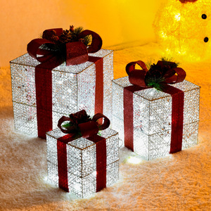 Set di 3 Scatole Regalo Natalizie Luminose di Lusso dalla Fabbrica di Yiwu, Confezioni Regalo con Fiocco e Articoli Decorativi per Gonna Albero di Natale - Product Image 6