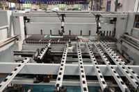 Scie à portes en bois à quatre côtés MA-NP280M avec manipulateur spécifique et positionnement précis, scie à portes CNC