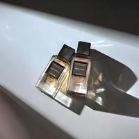 Flacon de parfum en verre transparent de luxe personnalisé avec un design imprimé, 30 ml, 100 ml, 50 ml, carré, premium, vide, avec bouchon noir