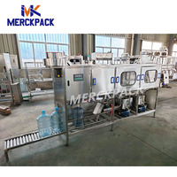 Machine de remplissage entièrement automatique pour bouteilles en plastique/verre de 5 gallons avec moteur, pour l'eau potable et les usines de boissons/aliments