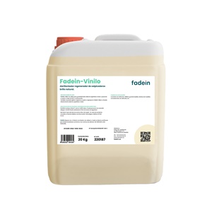 Prodotto professionale per la cura dell'auto in plastica idratata e nutriente appositamente progettato per fornire una lucentezza naturale nei dashboard - Product Image 1