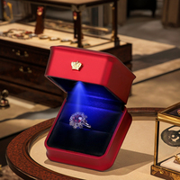 Boîte à bijoux LED bordeaux de luxe en velours PU pour bagues, colliers et boucles d'oreilles, étui d'emballage personnalisé avec logo, présentoir cadeau