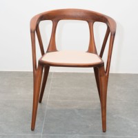 Chaise de salle à manger élégante de style italien en bois, dossier rembourré doux, fauteuil, plusieurs couleurs pour la maison, le restaurant, l'hôtel PISANO
