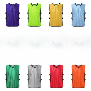 Maillots d'entraînement d'équipe personnalisés Maillots de pratique de football Gilets de mêlée numérotés pour les événements sportifs et promotionnels - Product Image 3