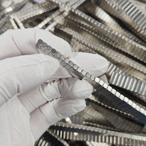 Imán permanente magnético superfuerte de neodimio L10x3x2mm N52 personalizado para generador - Product Image 3