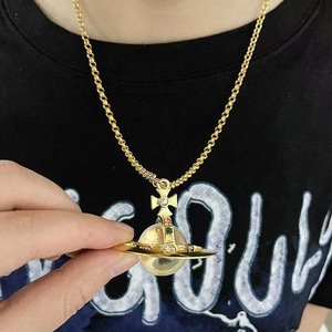 Collar con Colgante OVNI de Cobre y Circonita de la Reina Vivienne, Joyería de Moda Europea y Americana para Mujer, Venta al por Mayor - Product Image 4