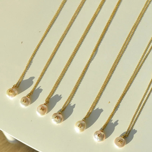 Collana con <span class=keywords><strong>lettere</strong></span> iniziali personalizzate migliori amici regali, collana rotonda di perle d'acqua dolce con lettera - Product Image 2