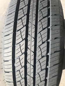 Neumáticos Radiales Nuevos para Autos de Pasajeros y SUVs, Tamaños de Rin de 15-20 Pulgadas, Alta Calidad y Resistentes al Desgaste - Product Image 5
