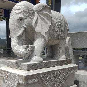 تمثال فيل من الرخام الأبيض الطبيعي مصقول يدويًا بسطح ناعم ذو مغزى ميمون لردهات الفنادق والعقارات - Product Image 1