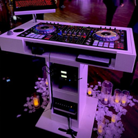 Kkmark Control Tower DJ Stand Booth pour deux lecteurs CD Pioneer CDJ 3000, Denon SC6000 et deux platines RANE Twelve
