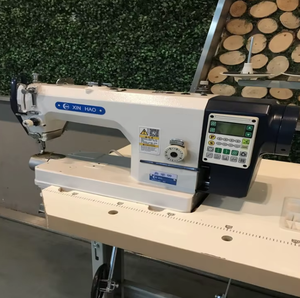 Machine à coudre numérique à plat informatisée à petit bras et grande pointeuse, idéale pour la confection de casquettes, chapeaux de paille, vêtements et épaulettes en usine - Product Image 3