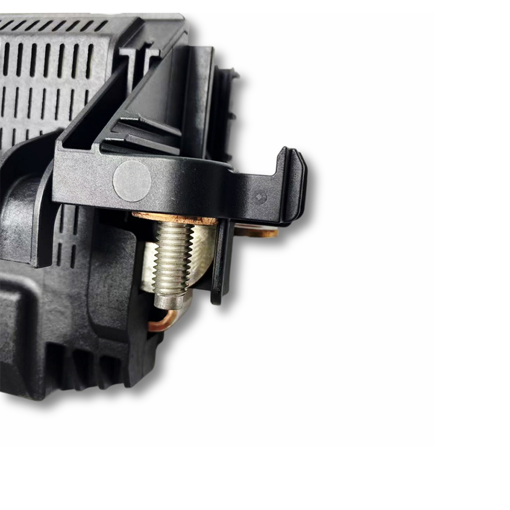 A1669067701 Original Diesel Fuse Box Set for Mercedes Benz