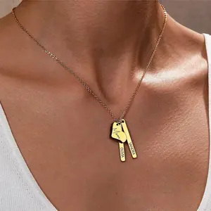 Collier en acier inoxydable avec barre d'or rose, pendentif en forme de cœur gravé, collier personnalisé pour la fête des mères