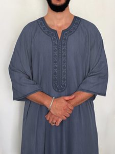 Abaya Hommes <span class=keywords><strong>Djellaba</strong></span> Marocaine 2025 à Manches Courtes Simple Grise Thobe Décontractée Jalabiya Qamis Caftan pour Hommes Musulmans - Product Image 2