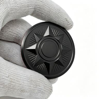 Étiquette métallique ronde OEM en relief, oxydation noire, badge métallique 3D en relief étoile, autocollant pour emballage de coffret cadeau de parfum de luxe, logo