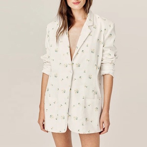 <span class=keywords><strong>Veste</strong></span> de costume en <span class=keywords><strong>coton</strong></span> et lin personnalisée en usine pour femmes, blazer décontracté surdimensionné pour <span class=keywords><strong>femme</strong></span> à imprimé floral - Product Image 1
