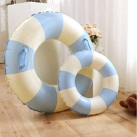 Nouveaux tubes de bain de flotteur de piscine gonflable rayé pour les fournitures de fête d'été pour enfants anneaux de natation arc-en-ciel avec lettre ABC
