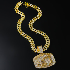 Nouveau Collier Pendentif Géométrique Rectangulaire Simple Style Hip-Hop pour Hommes en Alliage, Vente en Gros de Bijoux Tendance 2026 - Product Image 1