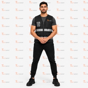 Chaleco de Alta Visibilidad para Hombre Tiierwear, Negro, con Tiras Reflectantes, Certificado CE y ASTM, de Poliéster - Product Image 2