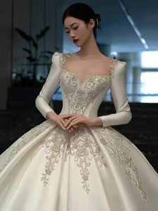 NDB10496 Abito da Sposa Nuovo Stile, Maniche Lunghe in Stile Francese, Lavorazione Artigianale di Lusso, Alta Gamma con Strascico, Principessa Eterea - Product Image 5