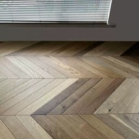 Parquet en chevron multicolore en bois composite, noyau en bouleau russe, placage en chêne européen de 4 mm, sol en bois massif