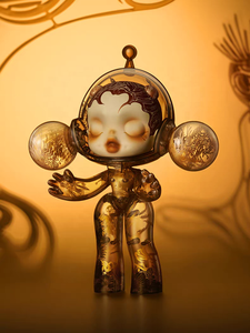 100% Original y Genuino POP MART SKULLPANDA MEGA - SKULLPANDA 400% Wu Jian'an Jiuchongtian Ornament - Product Image 5