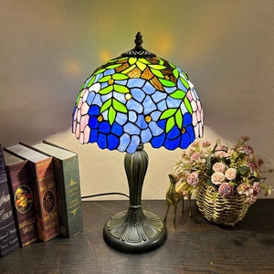 Lámpara de Techo LongHuiJing con Pantalla de Vidrio Estilo Europeo, Multicolor Mediterráneo, 12 Pulgadas, LED, Ajustable y Flexible - Product Image 3