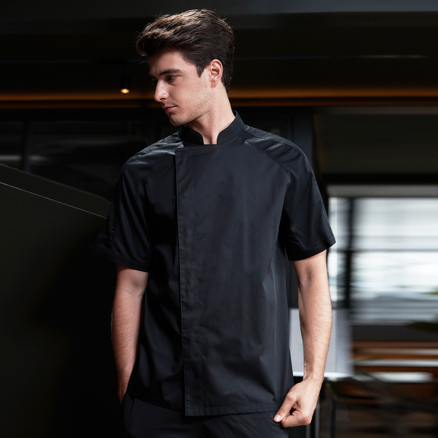 Chemise noire à manches courtes